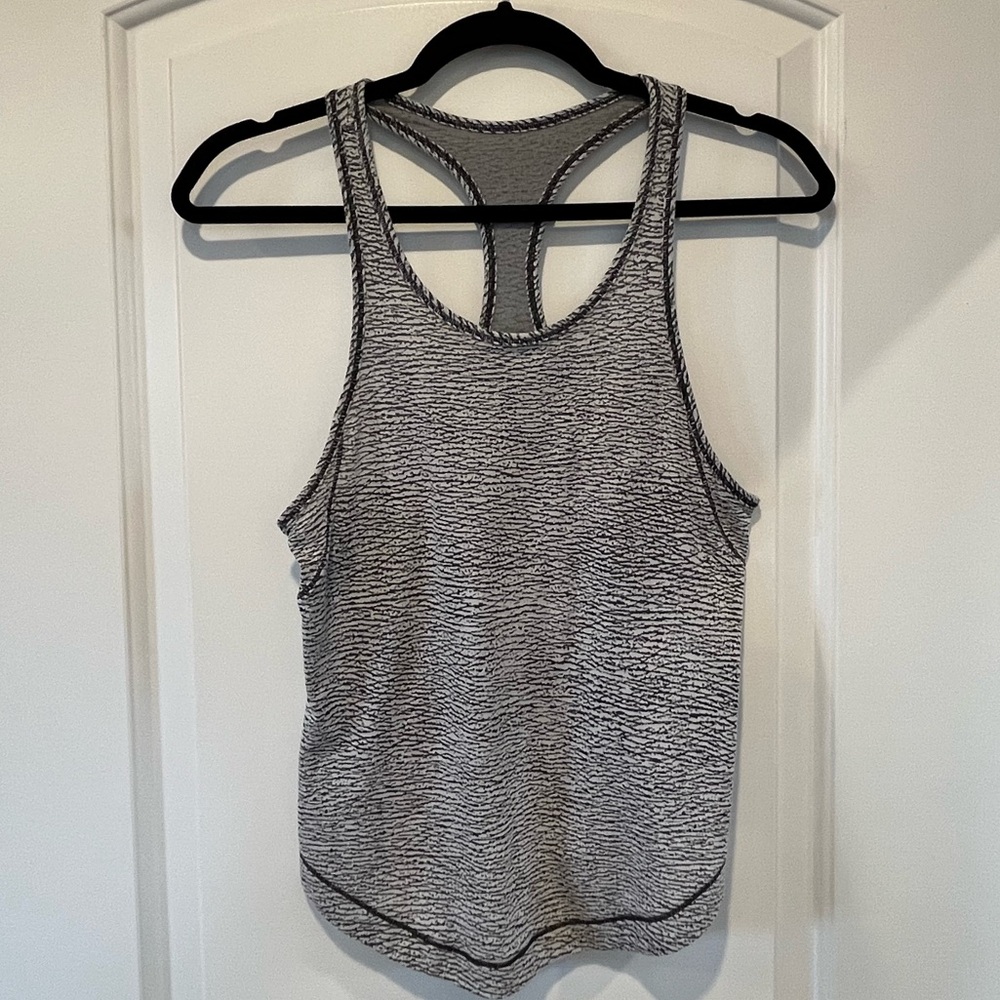 Lululemon - Long Distance Workout Racerback Tank Top - Size 4 - Black & White